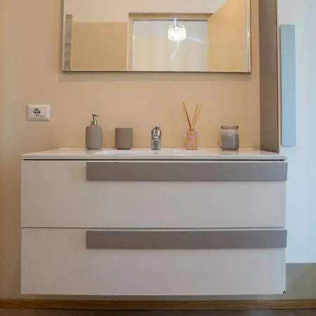 Διαμέρισμα Near C. Buenos Aires - Wifi Ac Metro 3 Min *